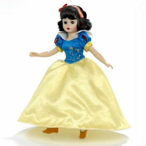 Snow White 10" Doll, Disney Showcase