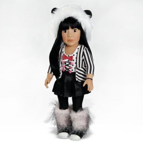 Ava, Panda Outfit